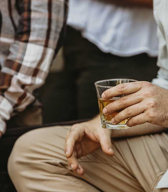 conocenos Priorat lab - alambique